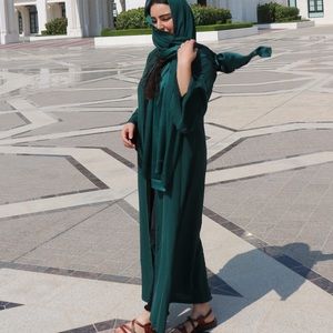 Green abaya set